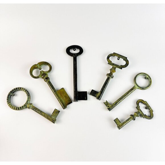 Pottery Barn Other - Pottery Barn Antiqued Black Green Patina Metal Skeleton Key Wall Art Set